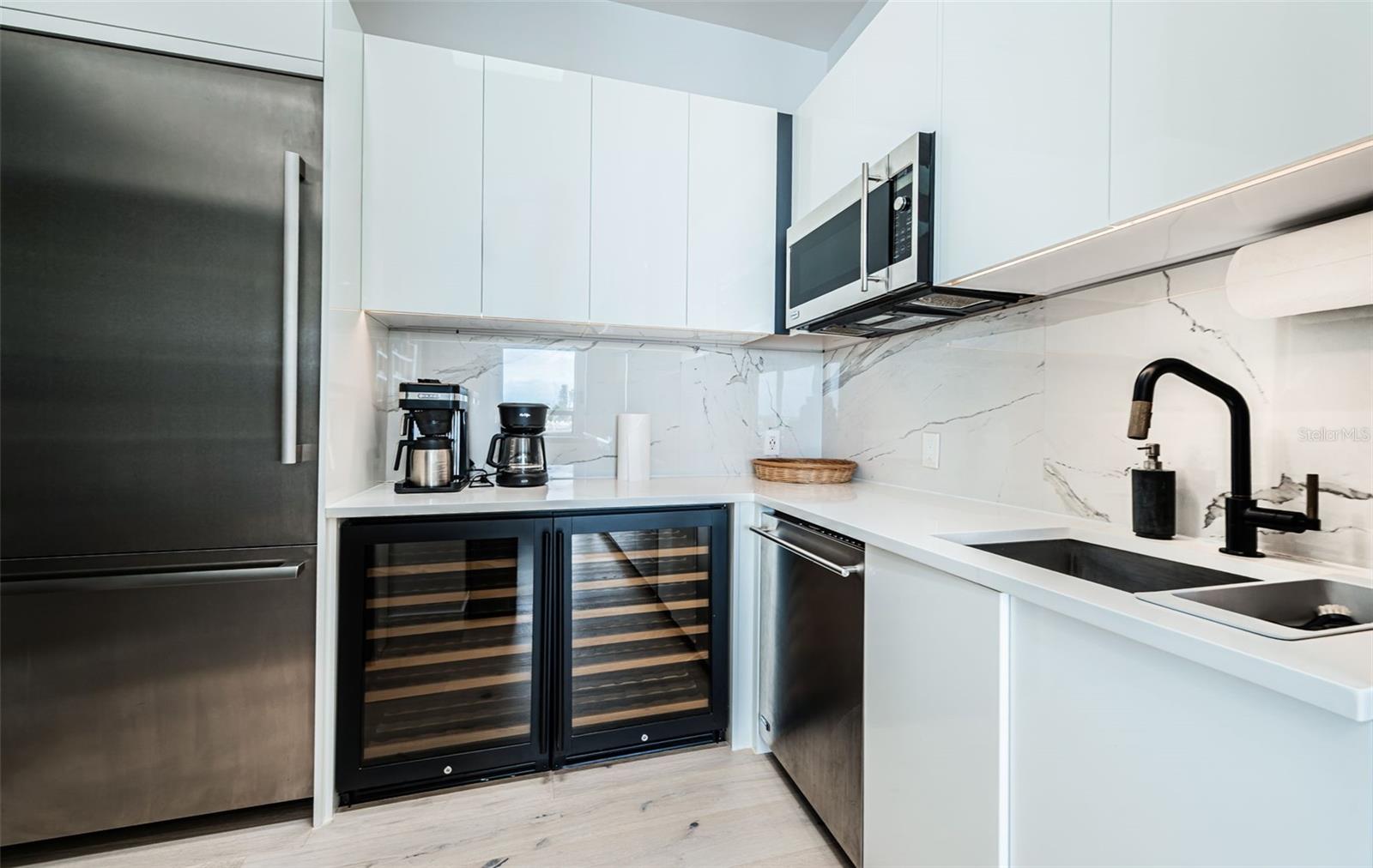 14077 N BAYSHORE DR, MADEIRA BEACH, FL, 33708