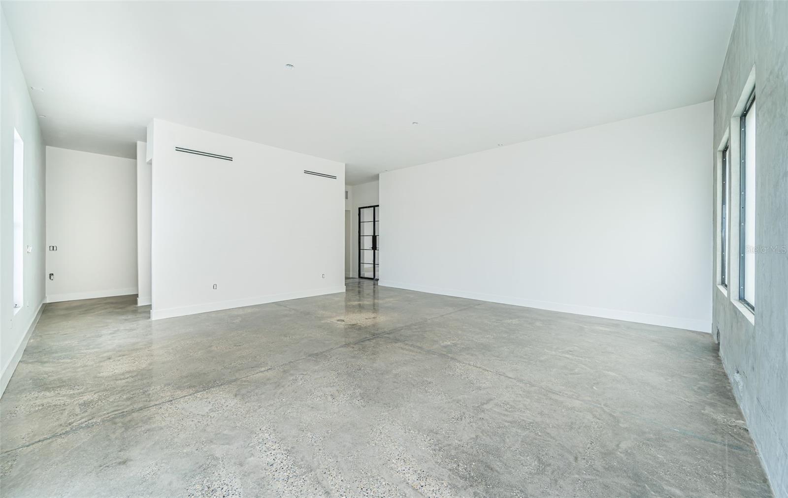 14077 N BAYSHORE DR, MADEIRA BEACH, FL, 33708