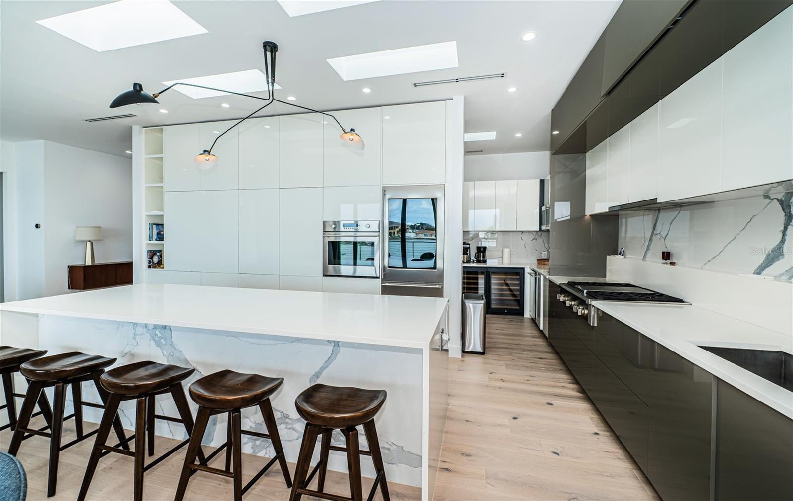 14077 N BAYSHORE DR, MADEIRA BEACH, FL, 33708