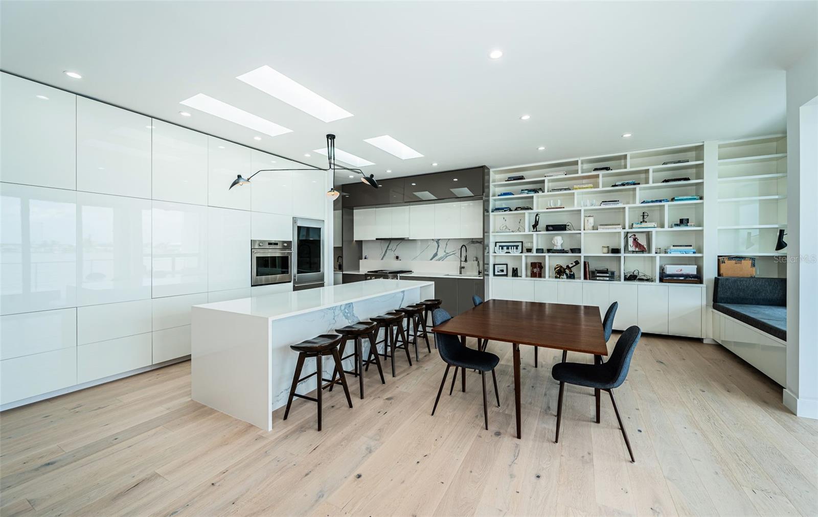 14077 N BAYSHORE DR, MADEIRA BEACH, FL, 33708