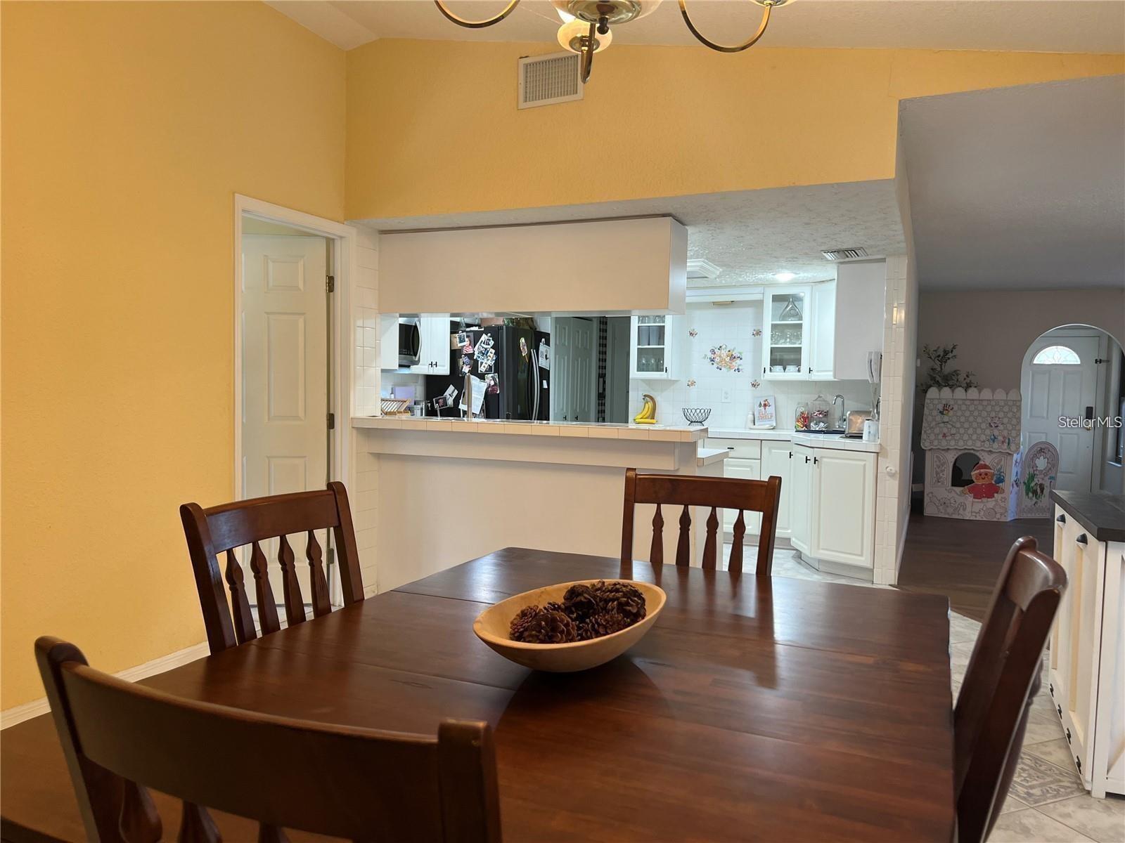 8748 FOREST LAKE DR, PORT RICHEY, FL, 34668