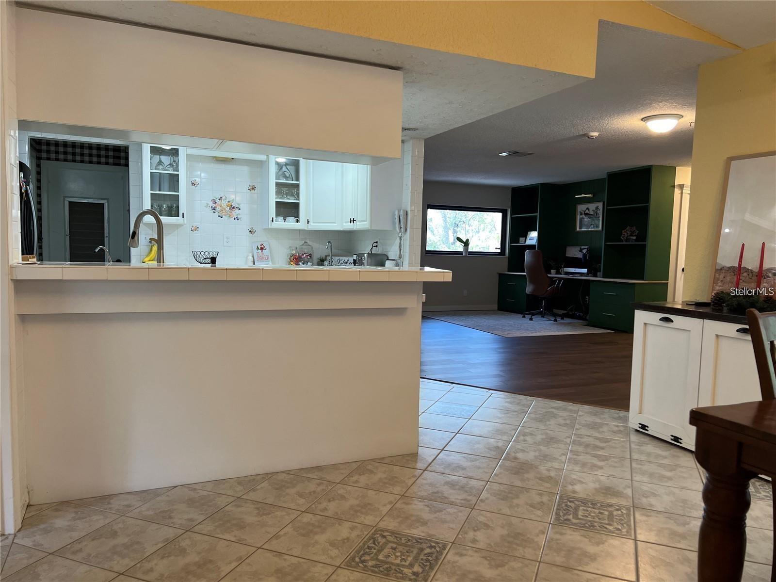8748 FOREST LAKE DR, PORT RICHEY, FL, 34668