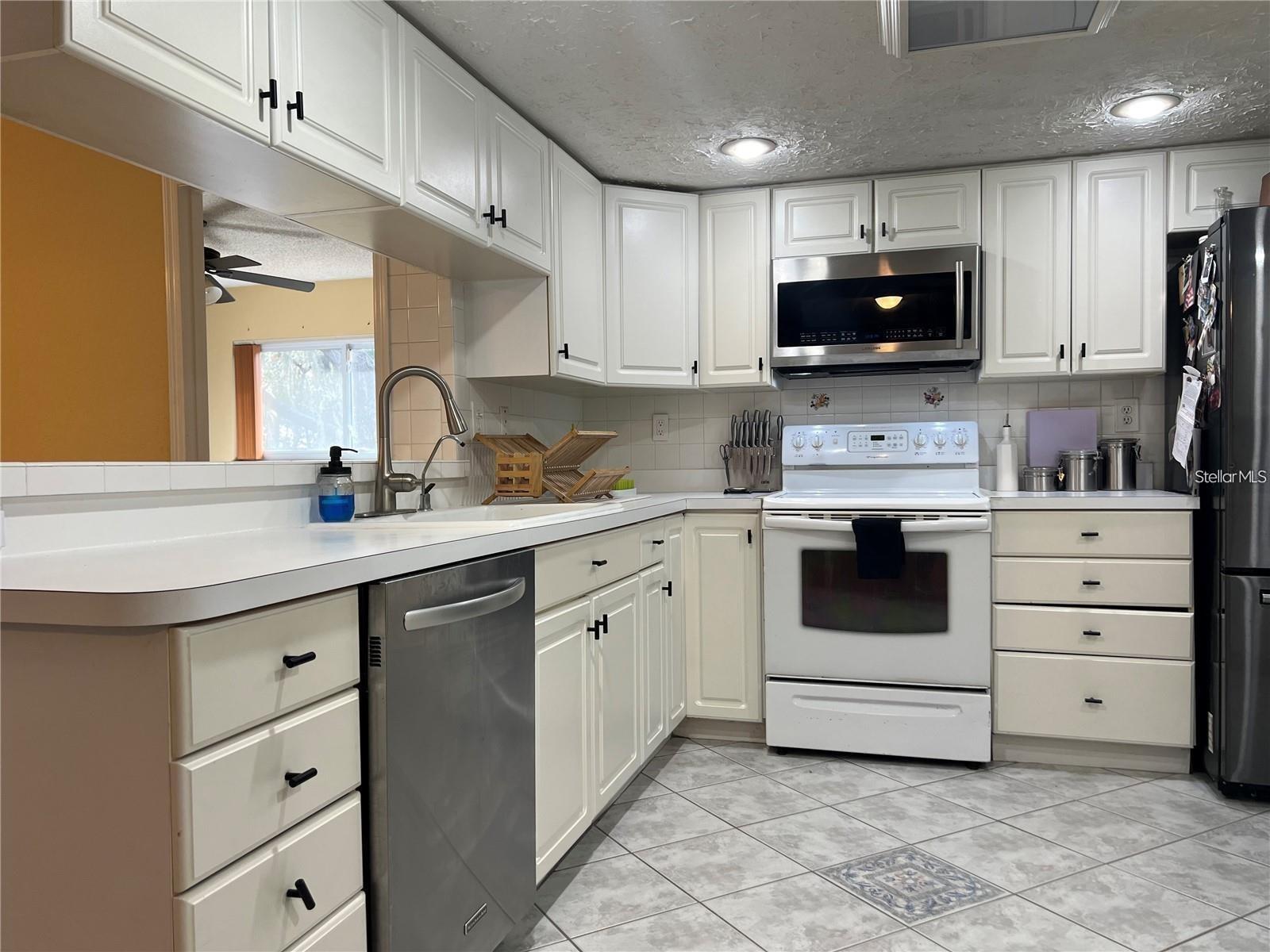 8748 FOREST LAKE DR, PORT RICHEY, FL, 34668