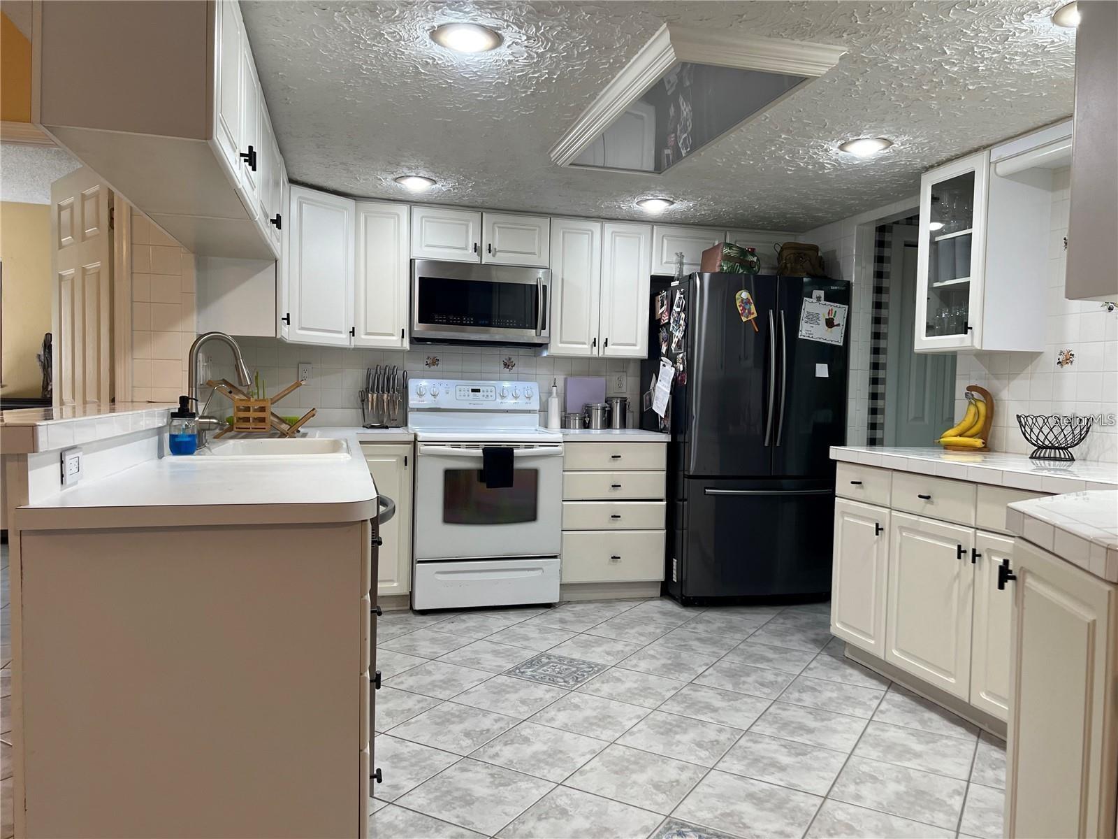 8748 FOREST LAKE DR, PORT RICHEY, FL, 34668