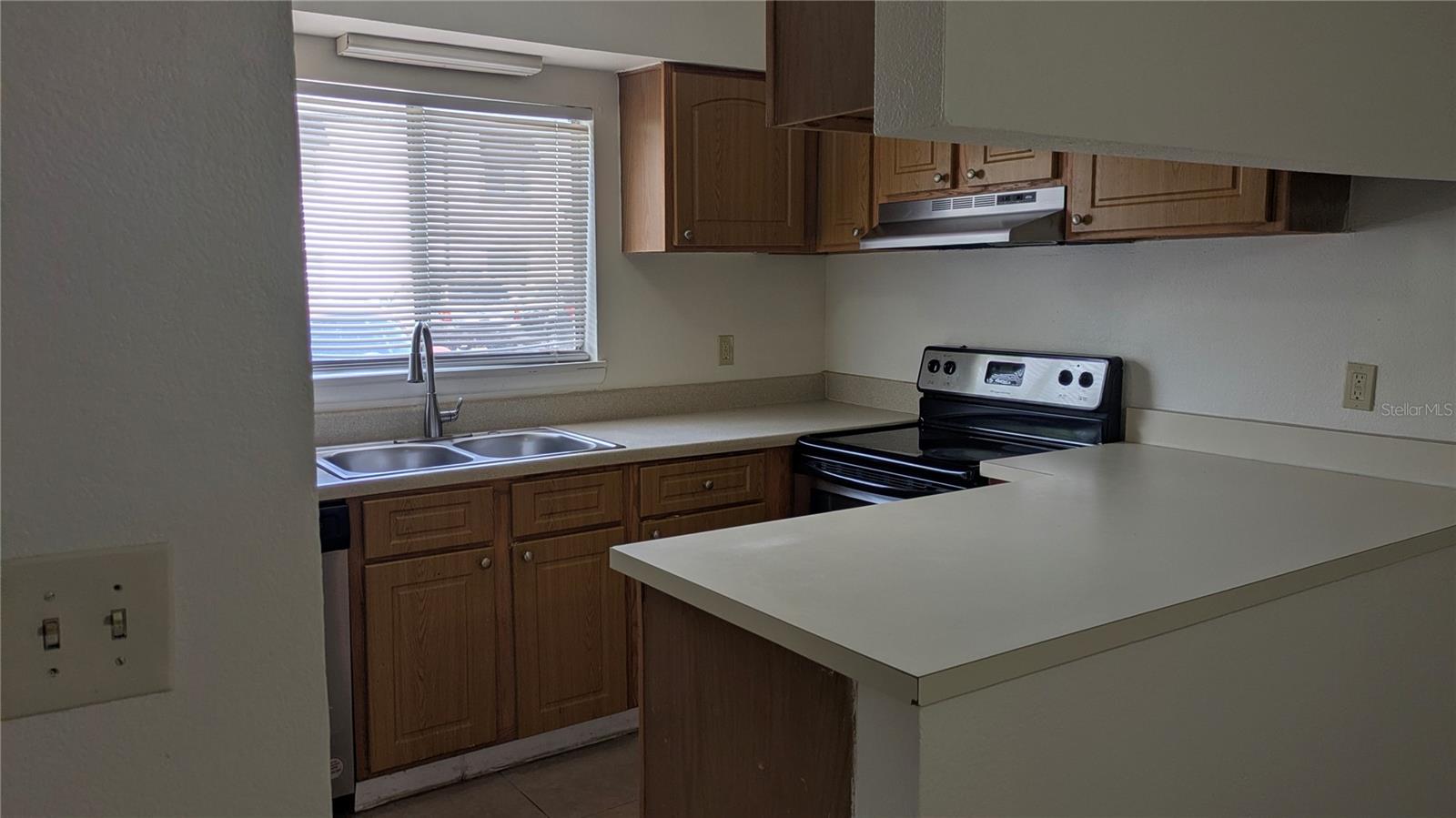 4401 S SEMORAN BLVD #9, ORLANDO, FL, 32822