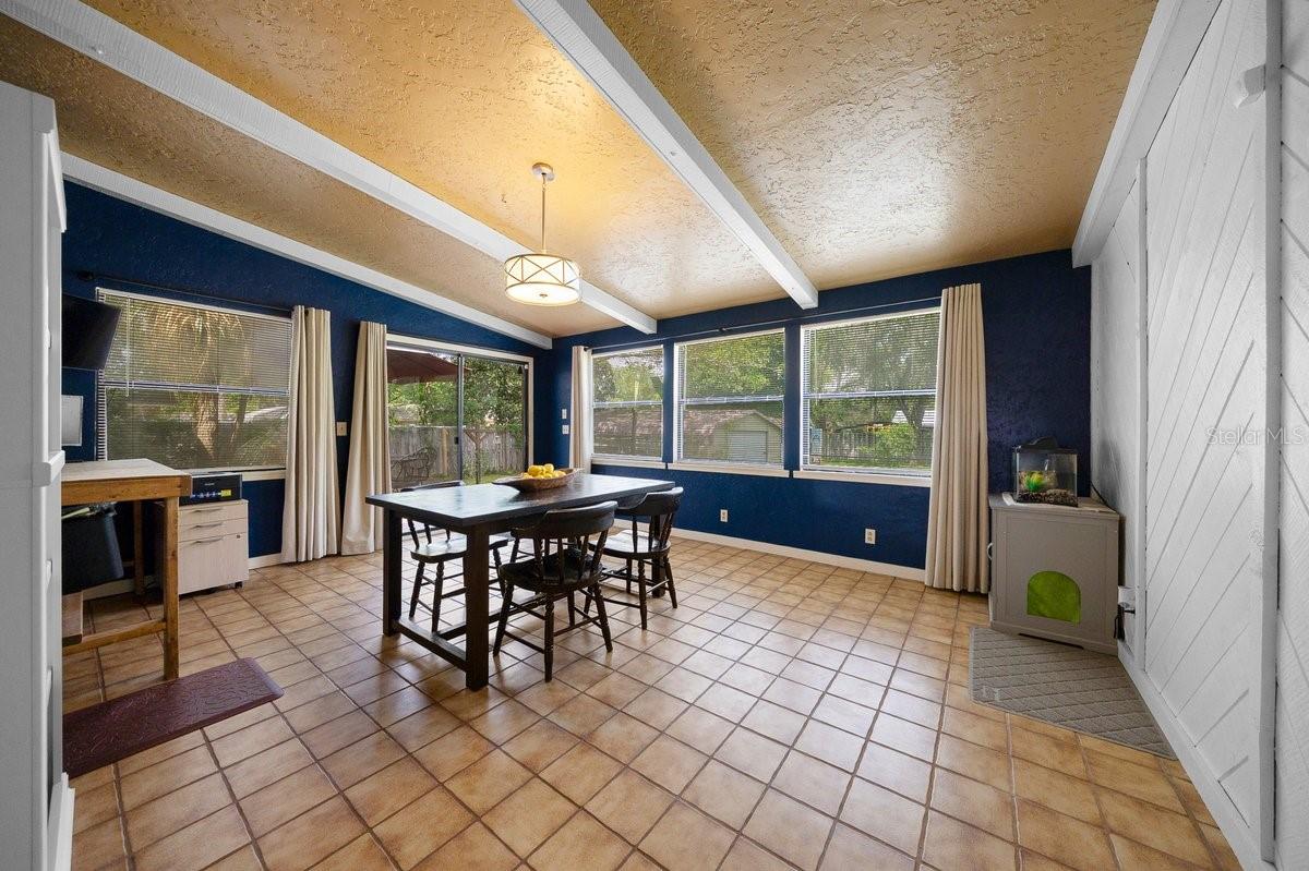 2043 NE 43RD ST, OCALA, FL, 34479