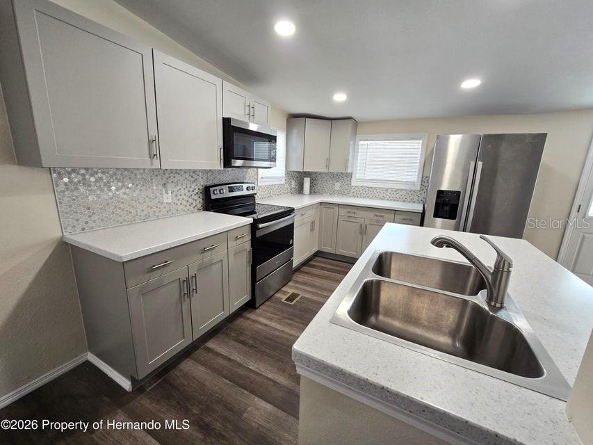 7338 FIRST LOOP AVE, BROOKSVILLE, FL, 34613