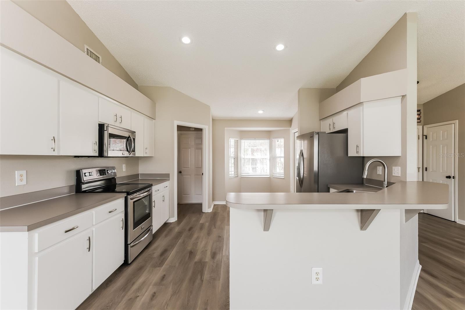 8157 BRISTOL BAY AVE, LAKELAND, FL, 33810