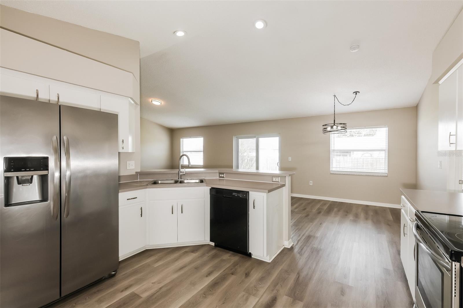 8157 BRISTOL BAY AVE, LAKELAND, FL, 33810