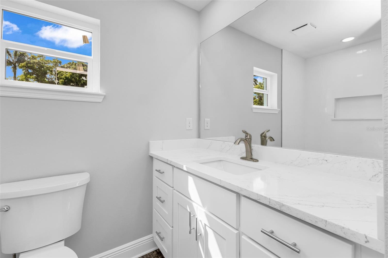 301 E VIRGINIA AVE, PUNTA GORDA, FL, 33950
