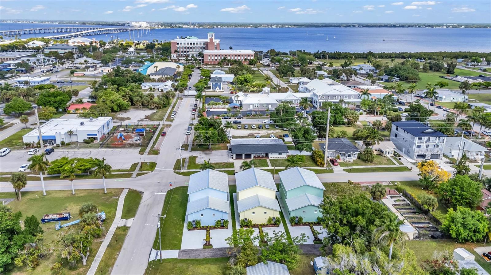 301 E VIRGINIA AVE, PUNTA GORDA, FL, 33950