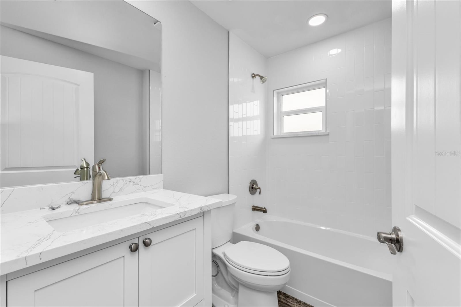 301 E VIRGINIA AVE, PUNTA GORDA, FL, 33950