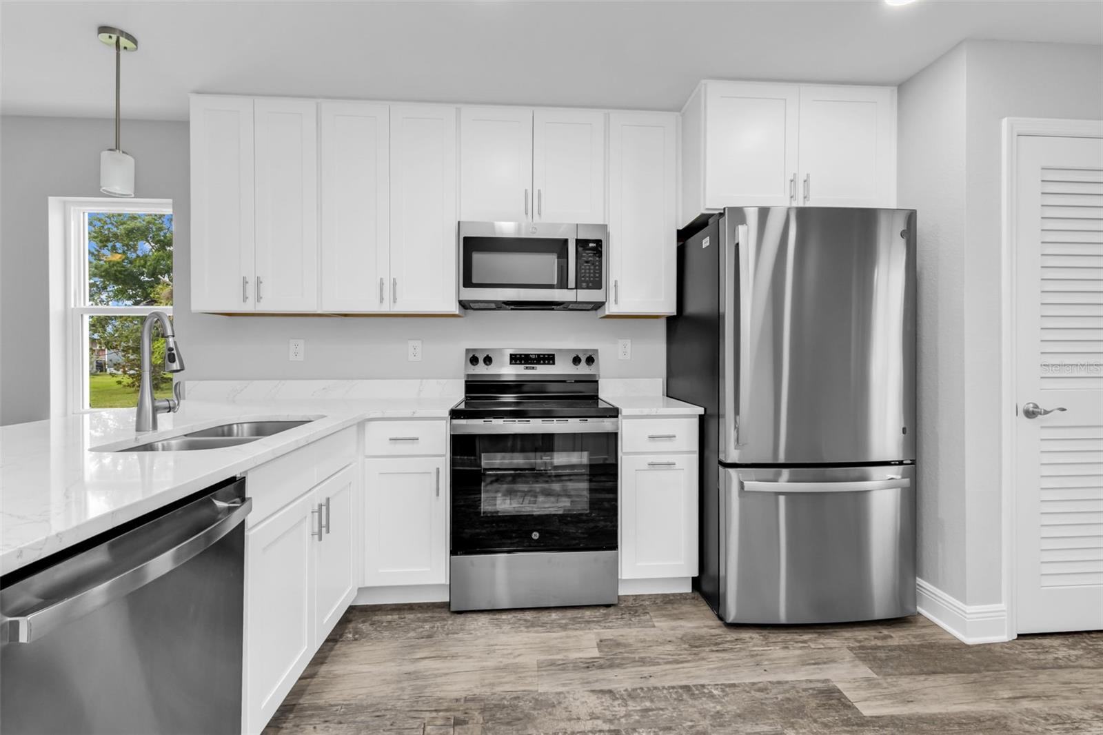 301 E VIRGINIA AVE, PUNTA GORDA, FL, 33950
