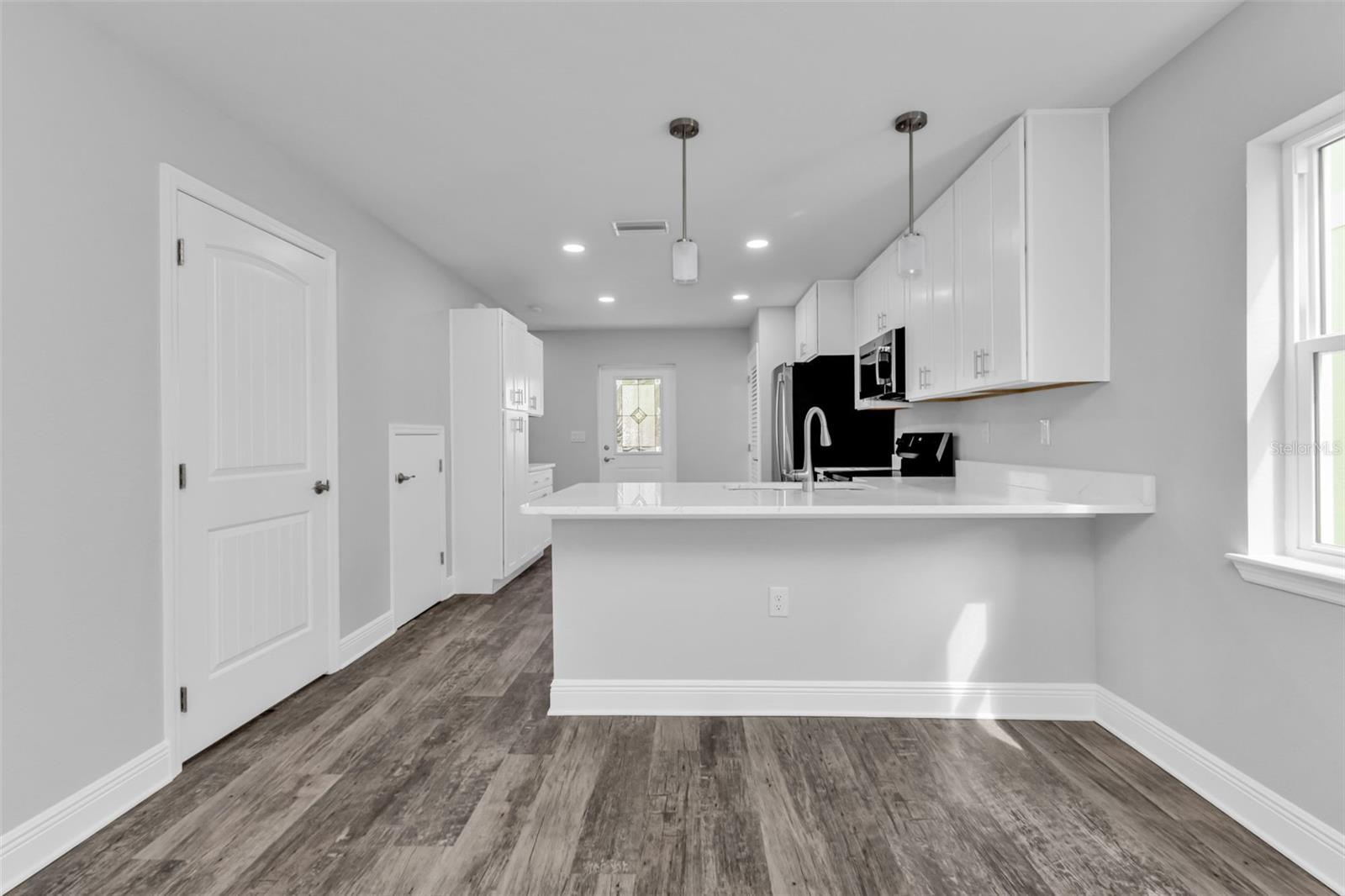 301 E VIRGINIA AVE, PUNTA GORDA, FL, 33950