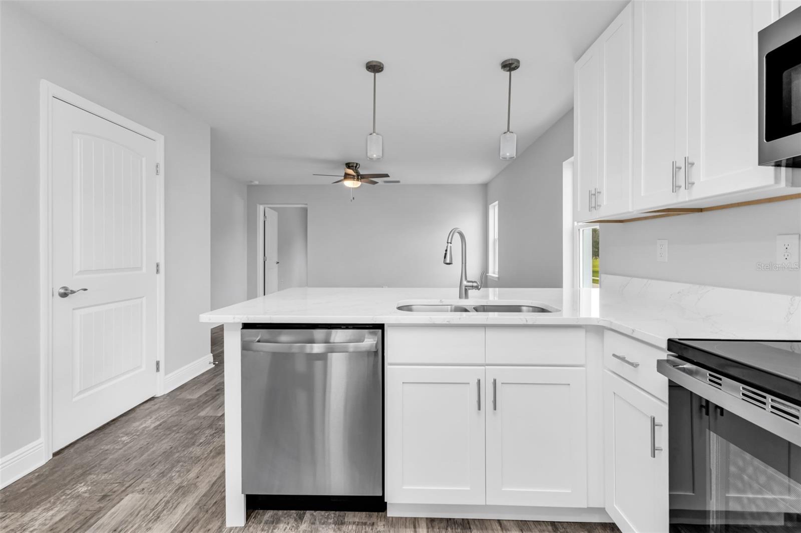 301 E VIRGINIA AVE, PUNTA GORDA, FL, 33950