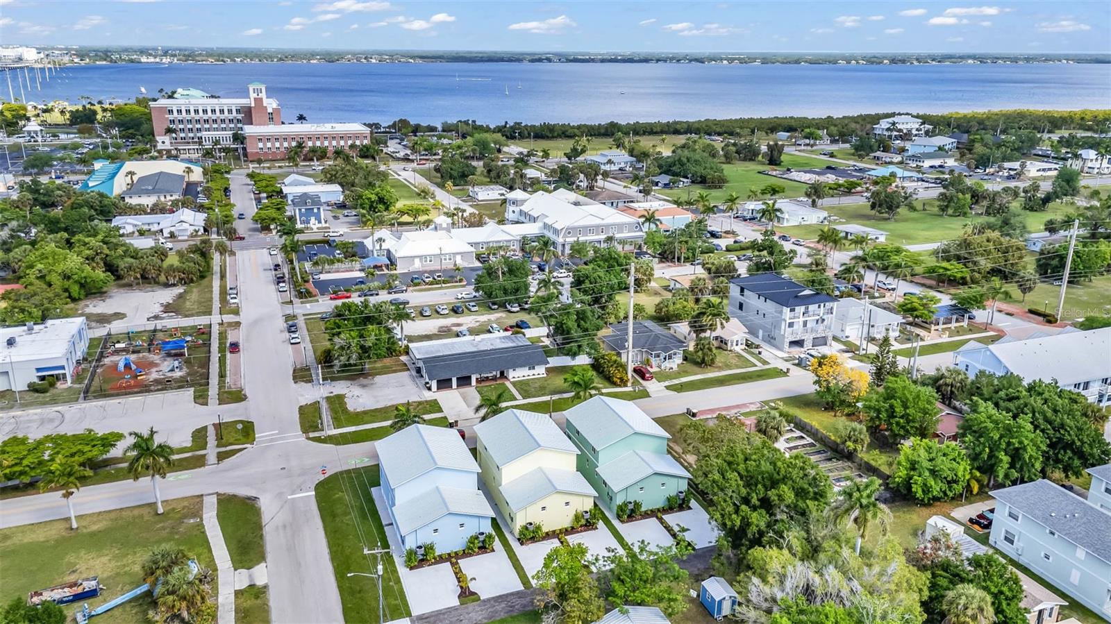 301 E VIRGINIA AVE, PUNTA GORDA, FL, 33950