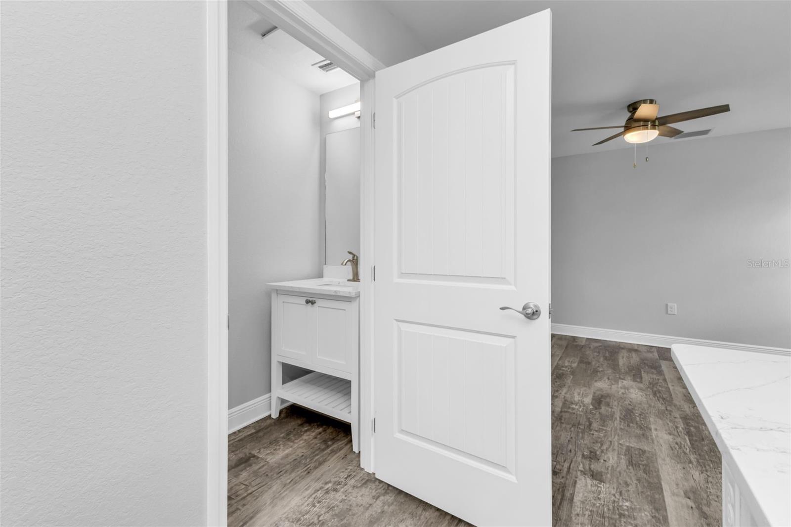 301 E VIRGINIA AVE, PUNTA GORDA, FL, 33950