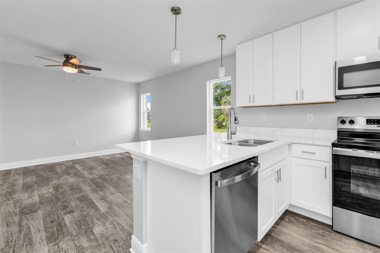 301 E VIRGINIA AVE, PUNTA GORDA, FL, 33950