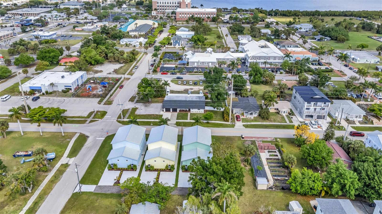 301 E VIRGINIA AVE, PUNTA GORDA, FL, 33950