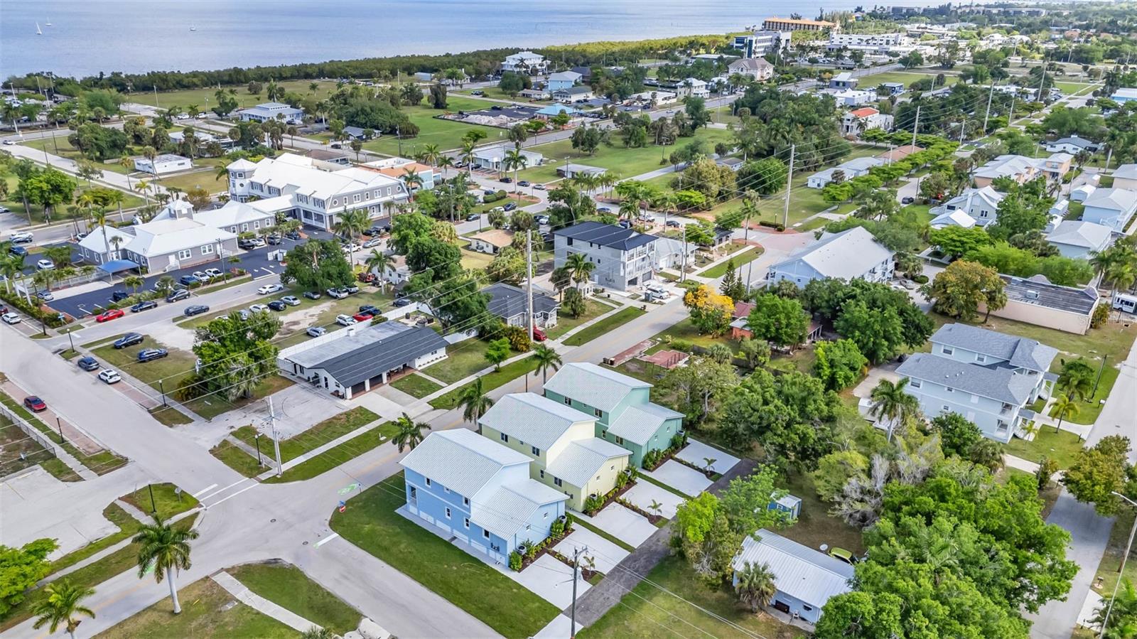 301 E VIRGINIA AVE, PUNTA GORDA, FL, 33950