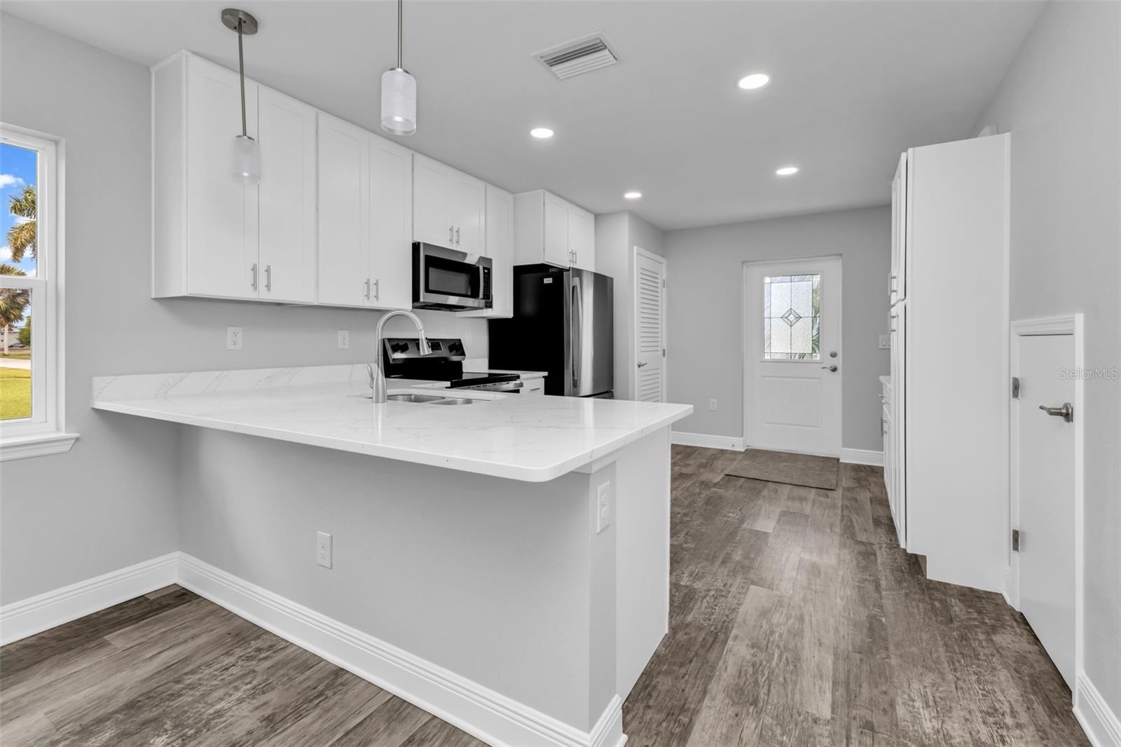 301 E VIRGINIA AVE, PUNTA GORDA, FL, 33950