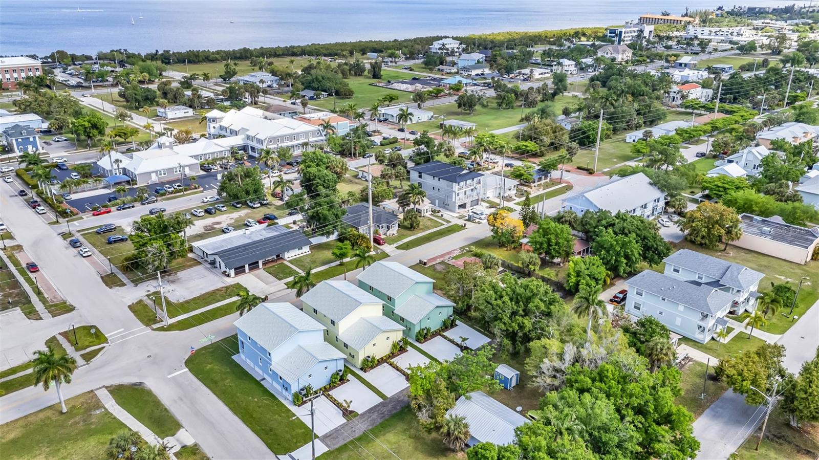 301 E VIRGINIA AVE, PUNTA GORDA, FL, 33950
