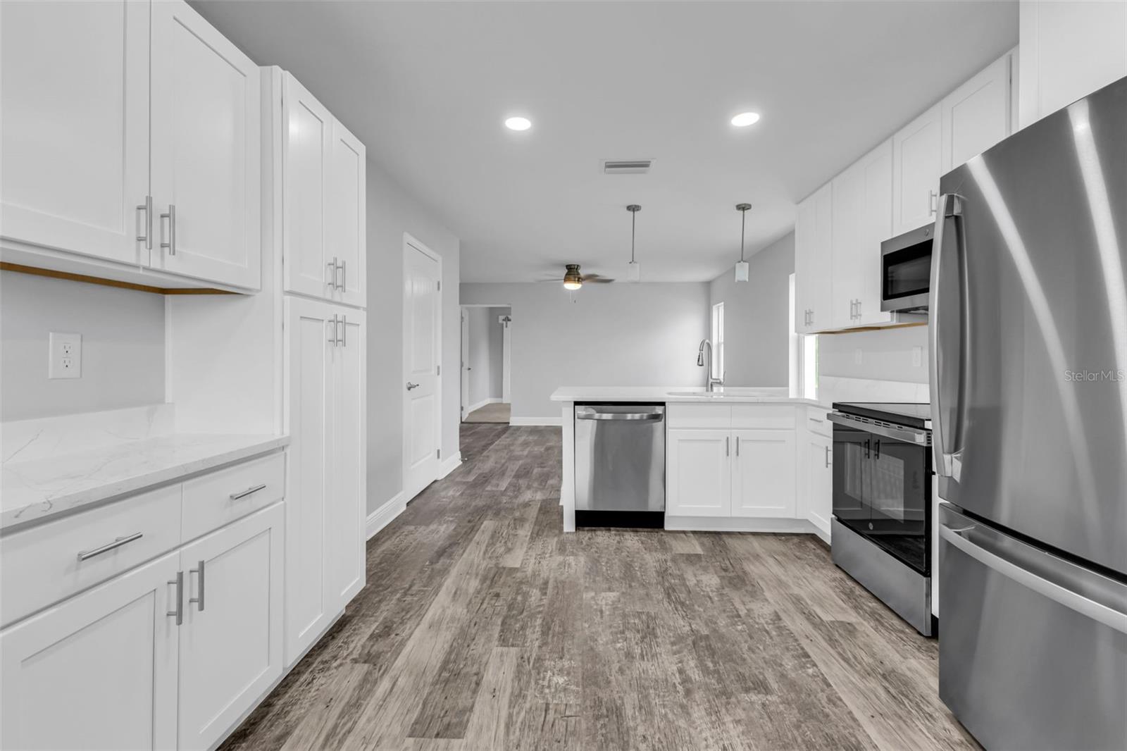 301 E VIRGINIA AVE, PUNTA GORDA, FL, 33950