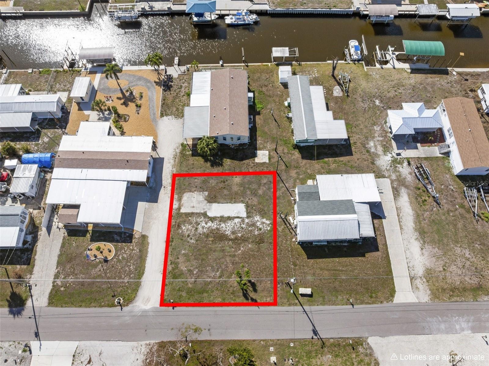 4987 FLAMINGO DR, ST JAMES CITY, FL, 33956