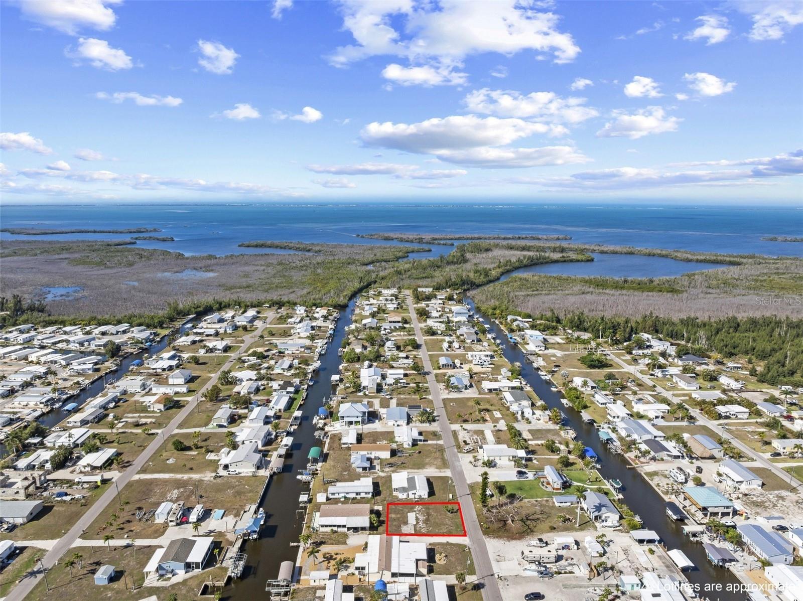 4987 FLAMINGO DR, ST JAMES CITY, FL, 33956