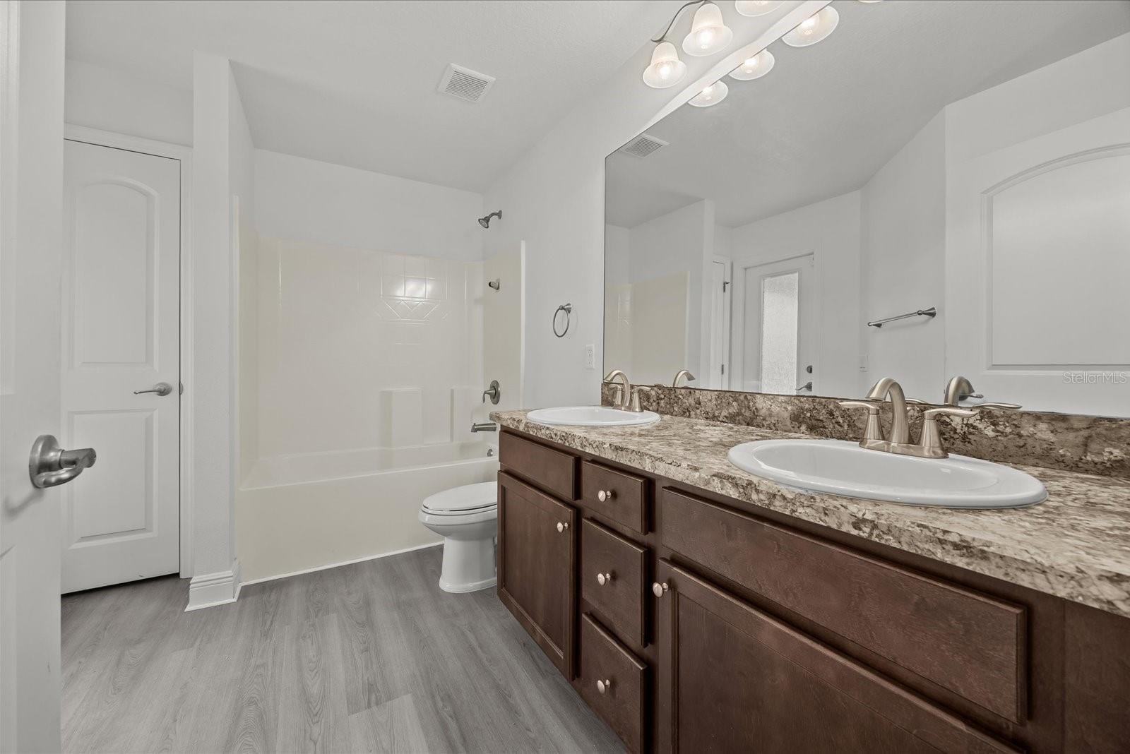 201 NE GREENBRIER AVE, PORT ST LUCIE, FL, 34983
