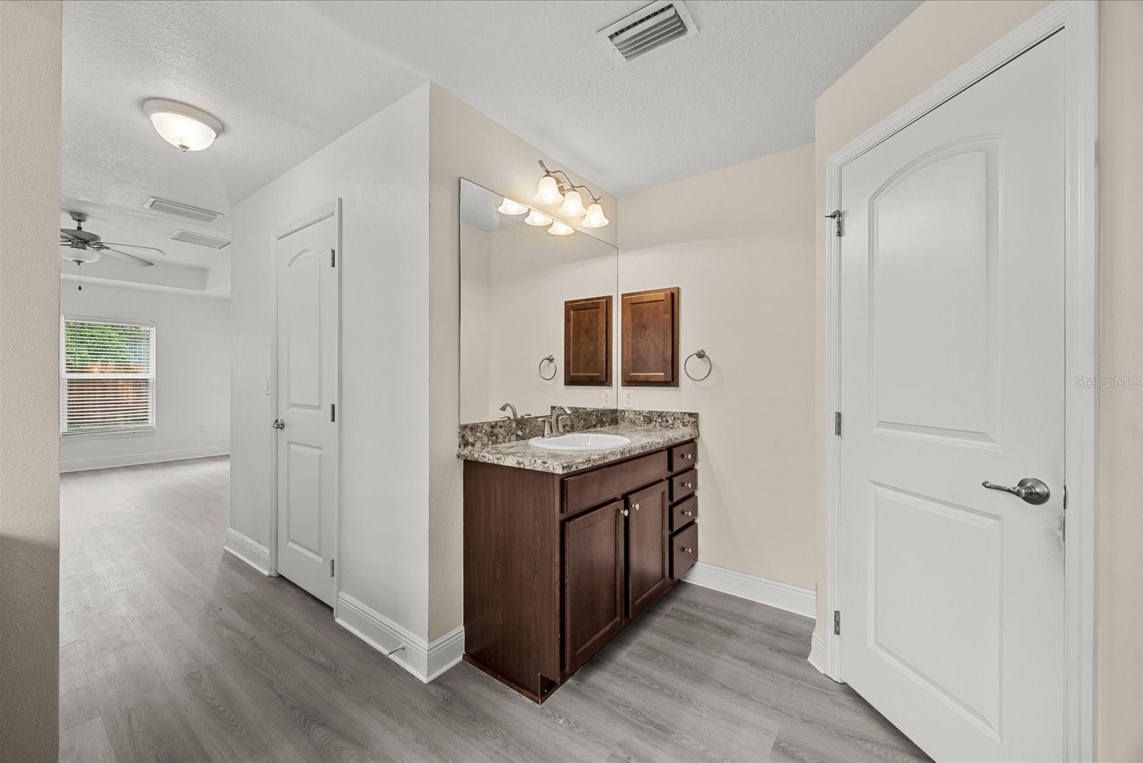 201 NE GREENBRIER AVE, PORT ST LUCIE, FL, 34983