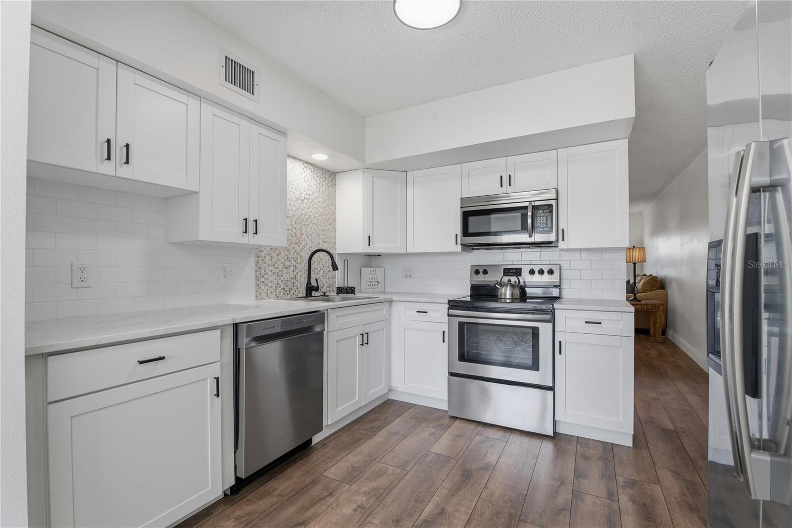 2257 WORLD PARKWAY BLVD W #61, CLEARWATER, FL, 33763