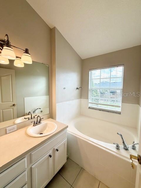 2947 POINTEVIEW DR, TAMPA, FL, 33611