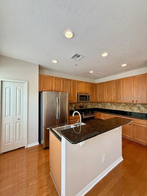 2947 POINTEVIEW DR, TAMPA, FL, 33611