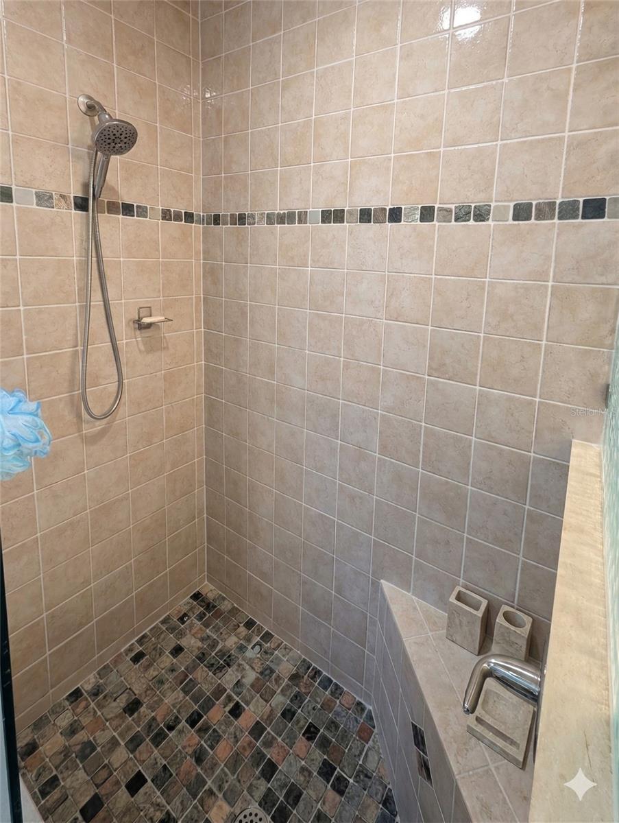 18027 PALM BREEZE DR, TAMPA, FL, 33647