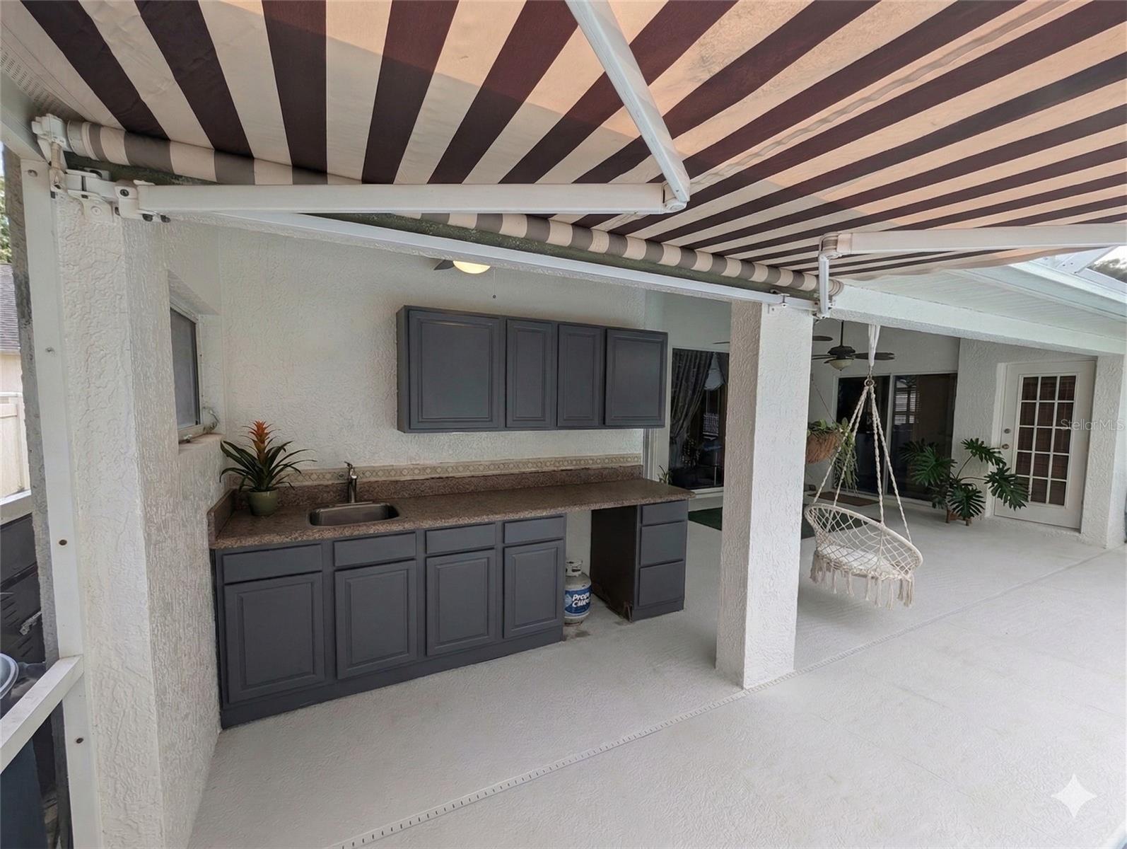 18027 PALM BREEZE DR, TAMPA, FL, 33647