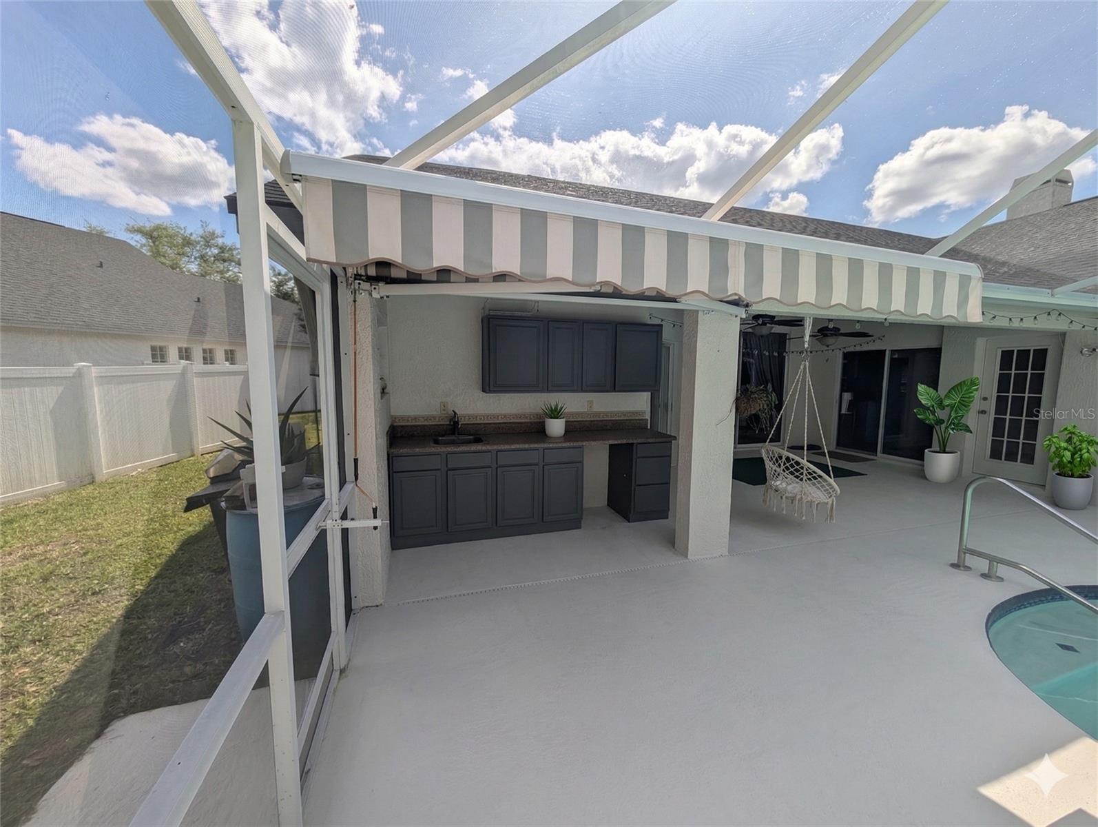 18027 PALM BREEZE DR, TAMPA, FL, 33647
