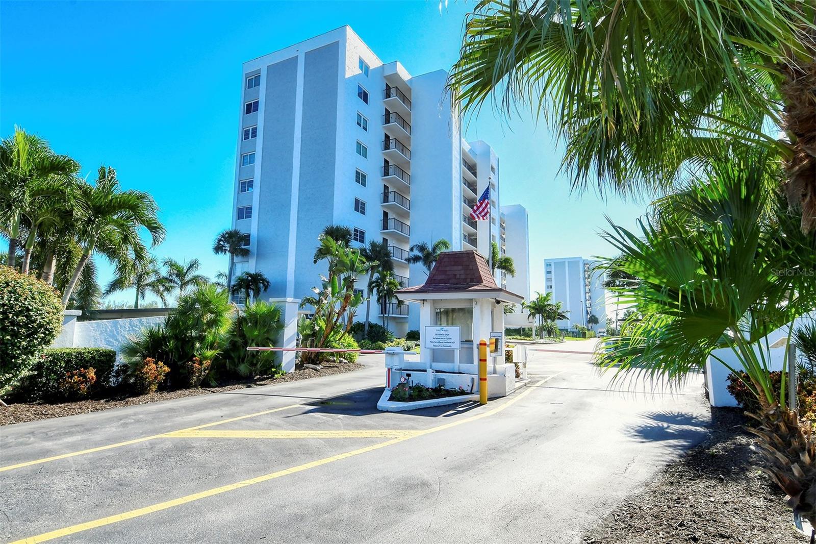 9393 MIDNIGHT PASS RD #P4, SARASOTA, FL, 34242