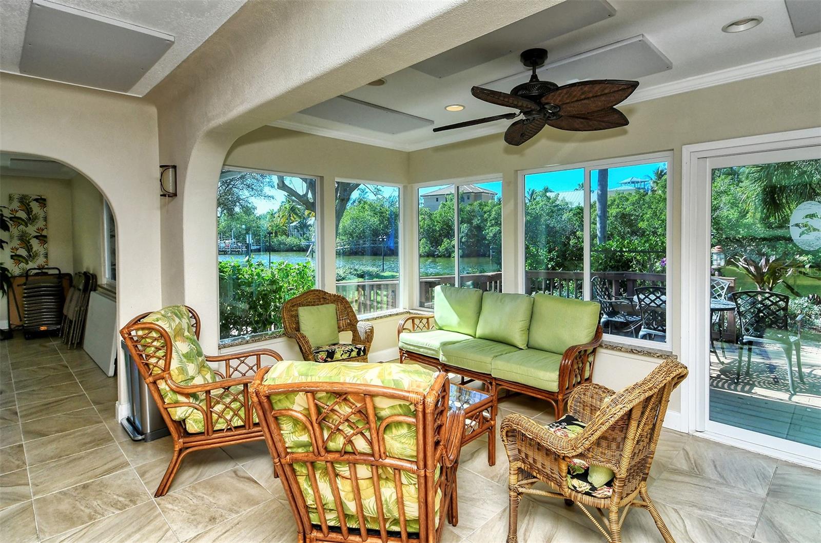 9393 MIDNIGHT PASS RD #P4, SARASOTA, FL, 34242