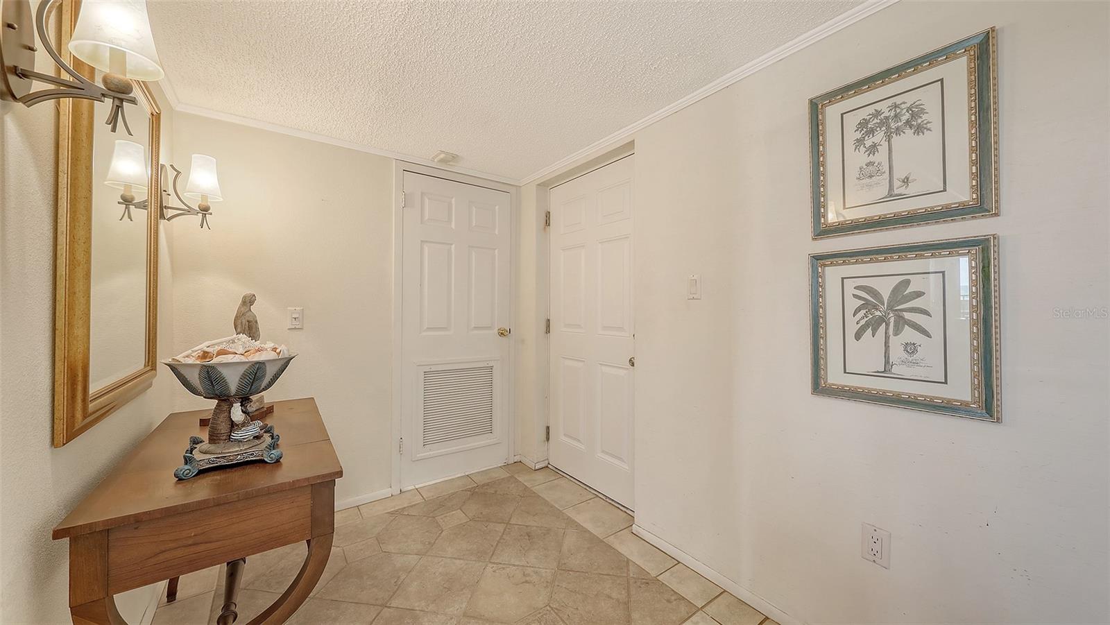 9393 MIDNIGHT PASS RD #P4, SARASOTA, FL, 34242