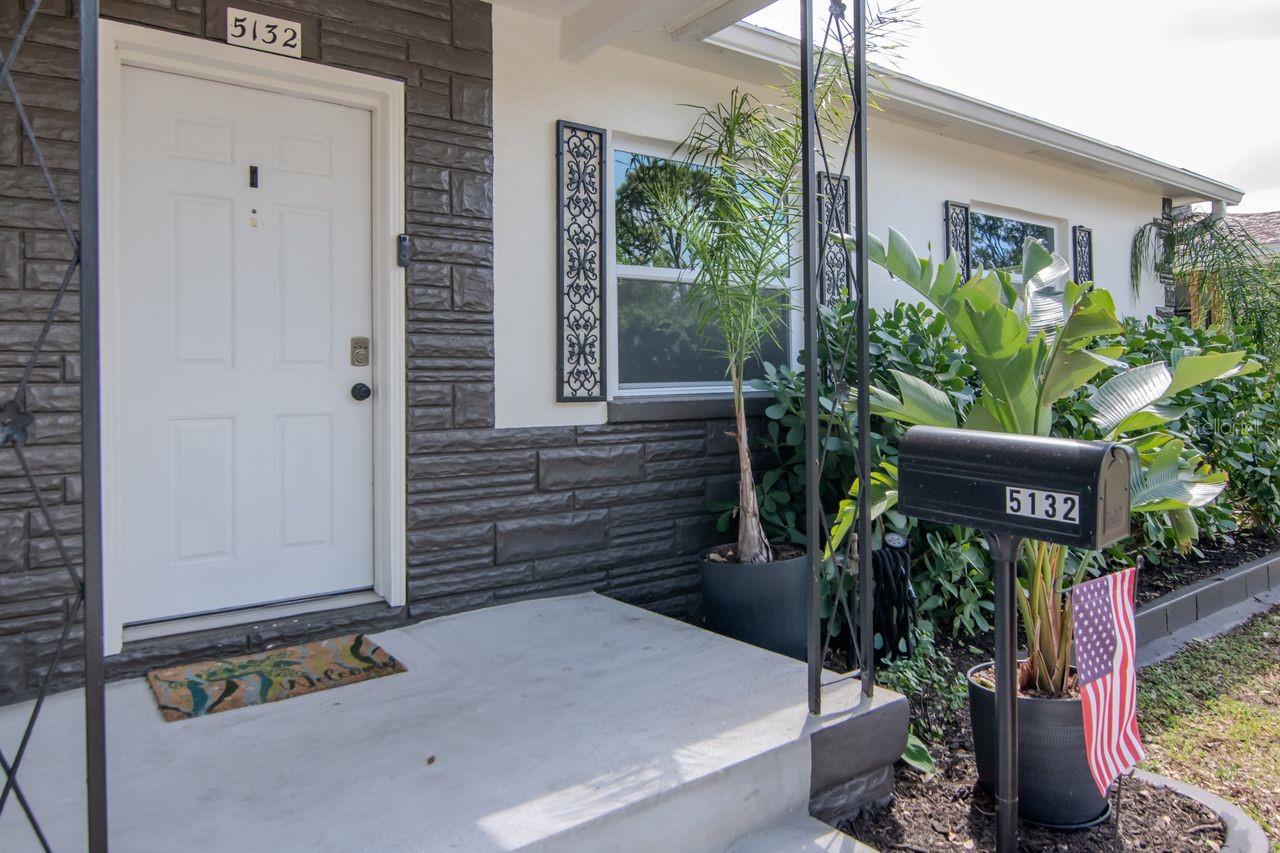 5132 OXFORD AVE N, ST PETERSBURG, FL, 33710