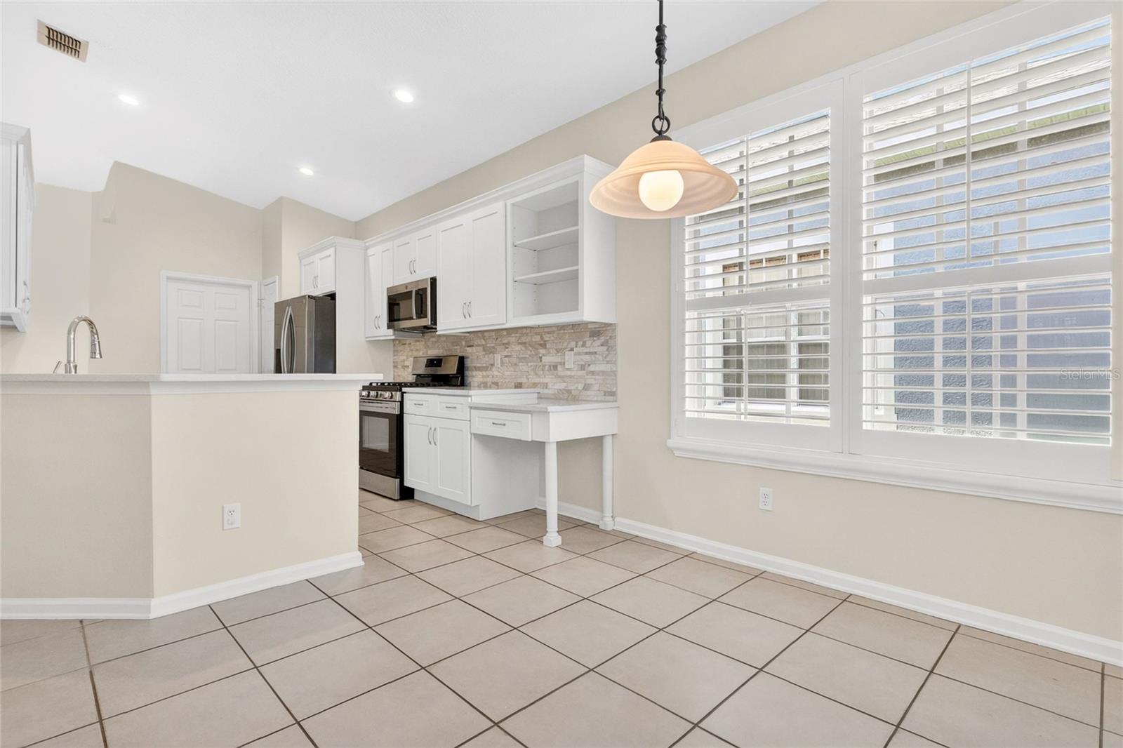 3433 CLEAR STREAM DR, ORLANDO, FL, 32822