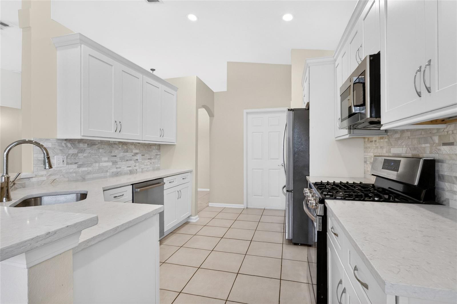 3433 CLEAR STREAM DR, ORLANDO, FL, 32822