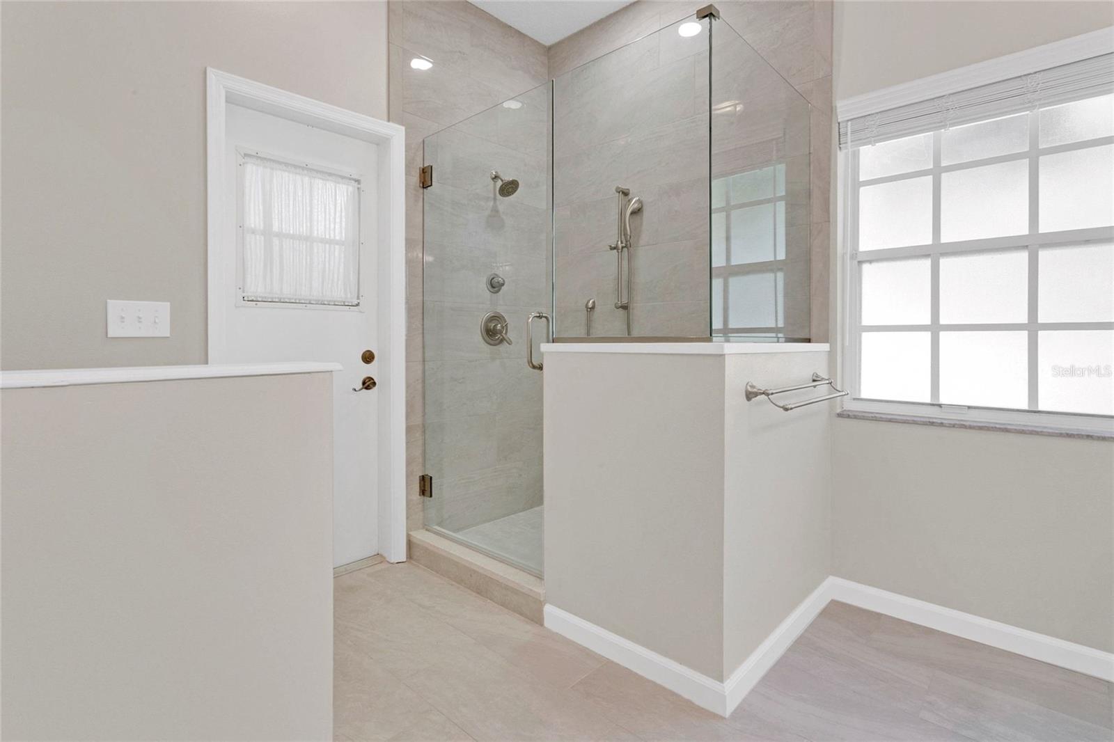 3433 CLEAR STREAM DR, ORLANDO, FL, 32822