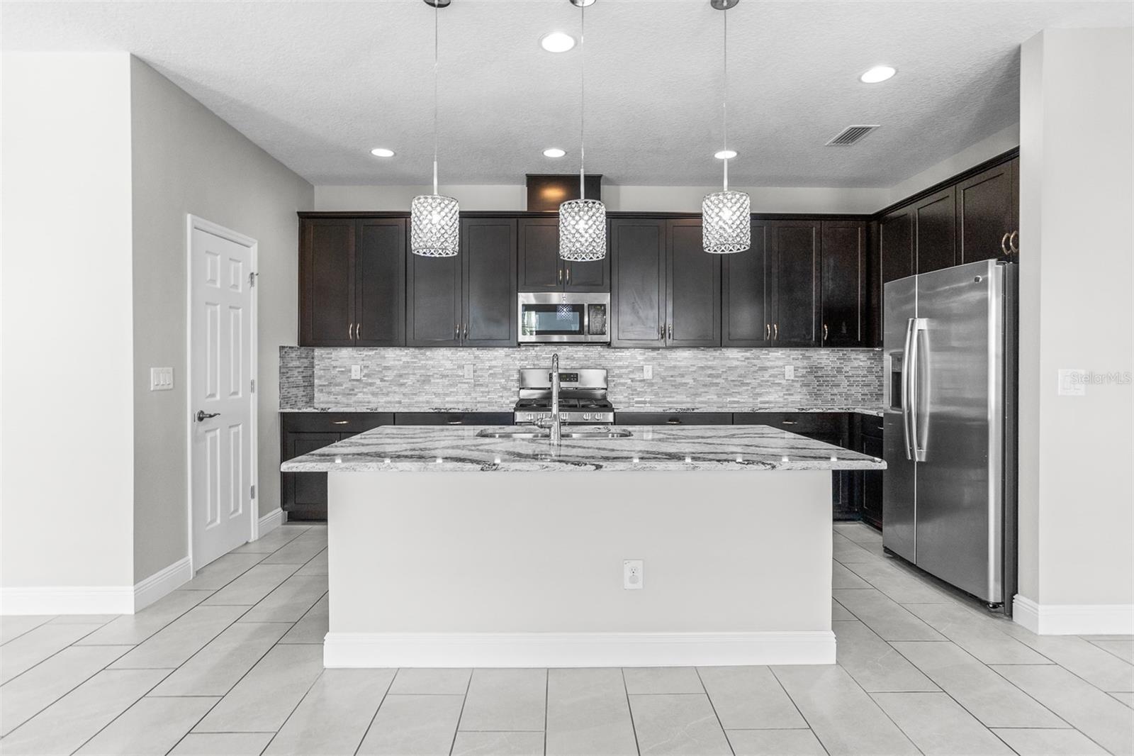 6906 PARADISO DR, APOLLO BEACH, FL, 33572
