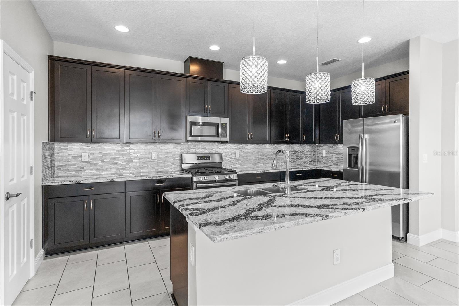 6906 PARADISO DR, APOLLO BEACH, FL, 33572