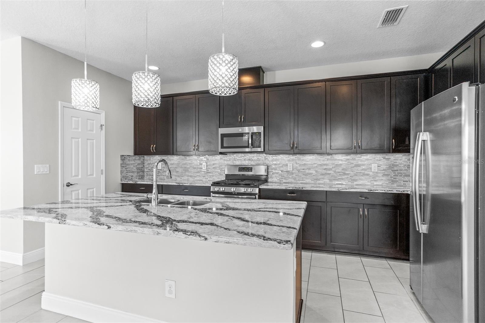 6906 PARADISO DR, APOLLO BEACH, FL, 33572