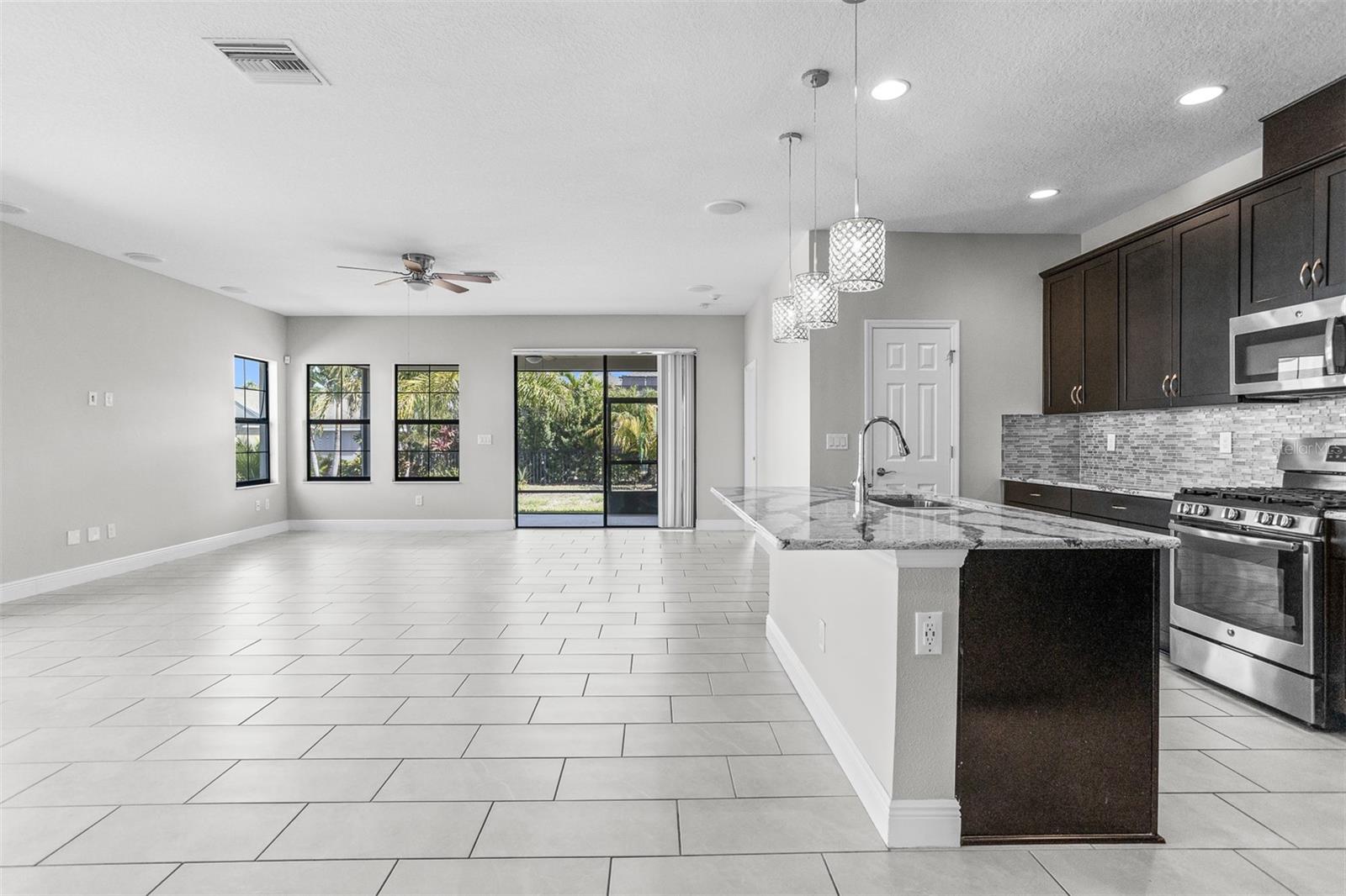 6906 PARADISO DR, APOLLO BEACH, FL, 33572