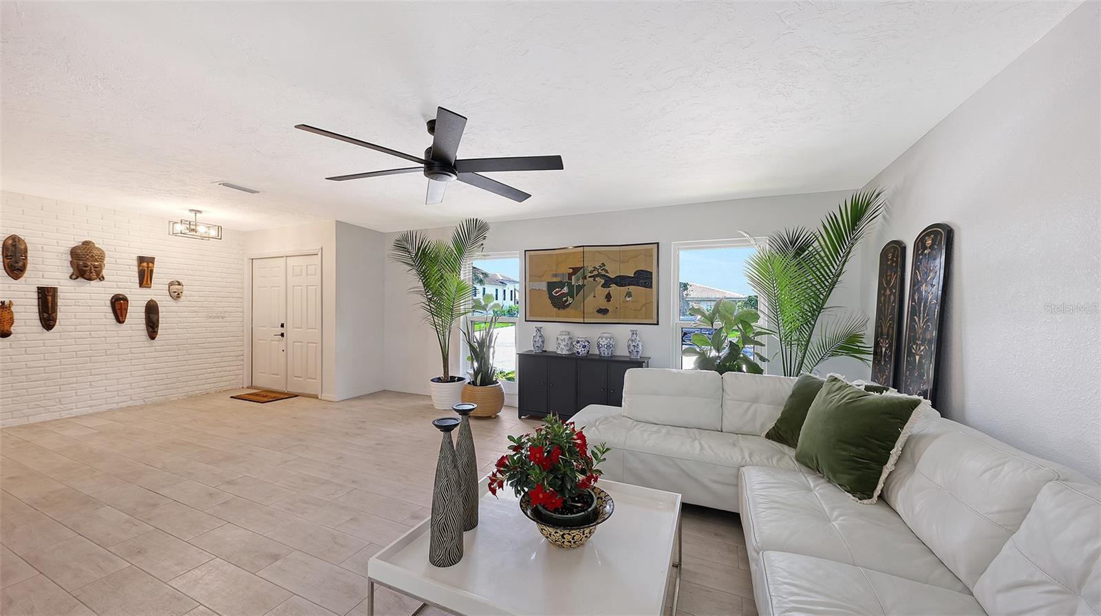 589 COMMONWEALTH LN, SARASOTA, FL, 34242