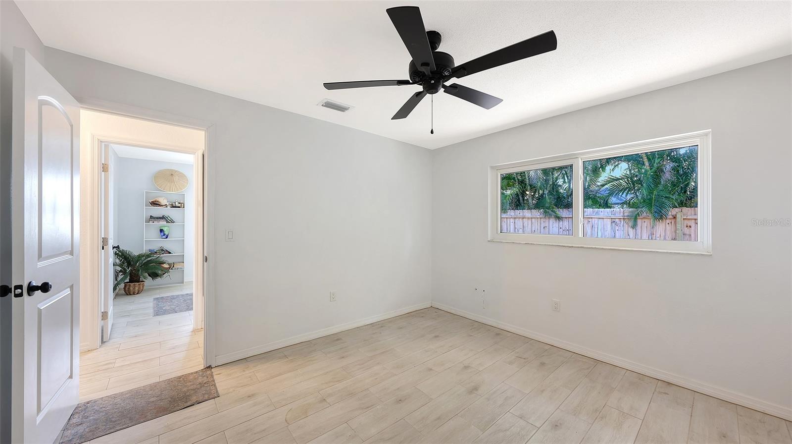 589 COMMONWEALTH LN, SARASOTA, FL, 34242